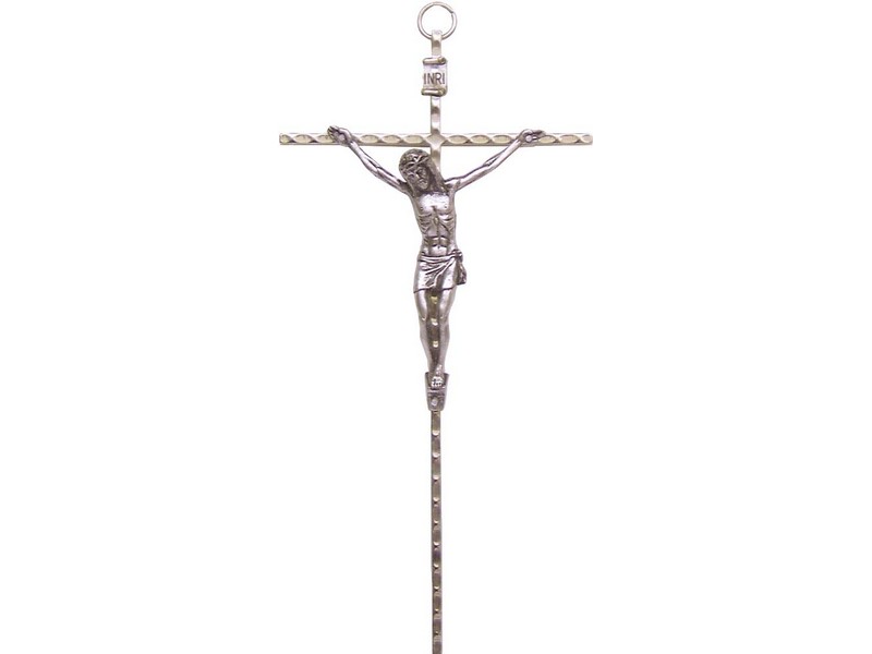 Metallkreuz 13 cm silberf, gehämmert m. formschönen Christus