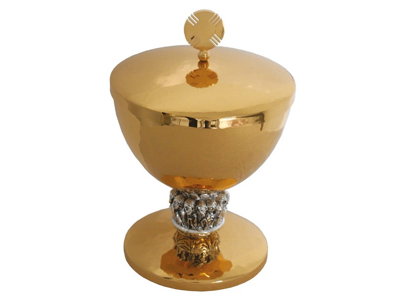 Ciborium gehämmert, Knauf m. Abendmahlgruppe H: 18cm Ciborium gehämmert, Knauf m. Abendmahlgruppe H: 18cm