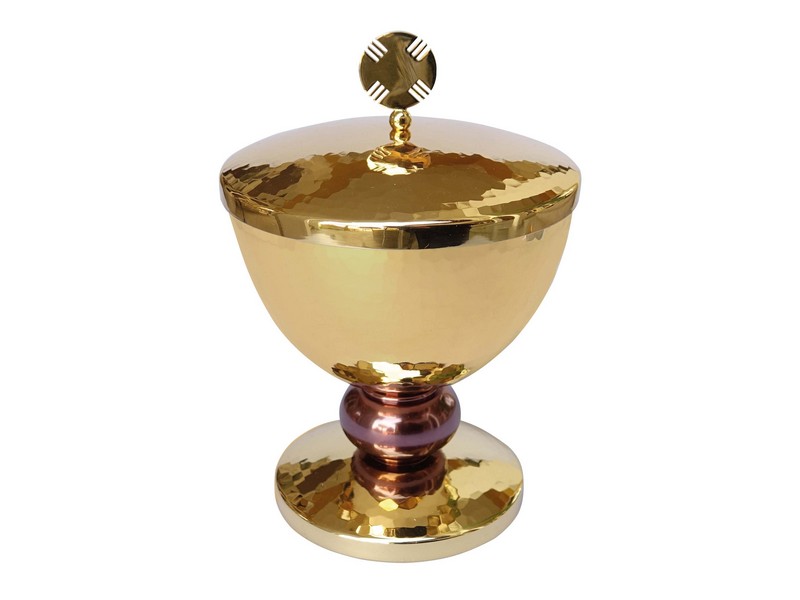 Ciborium Messing gehämmert, Nodus Metall, H: 18 cm Ciborium Messing gehämmert, Nodus Metall, H: 18 cm