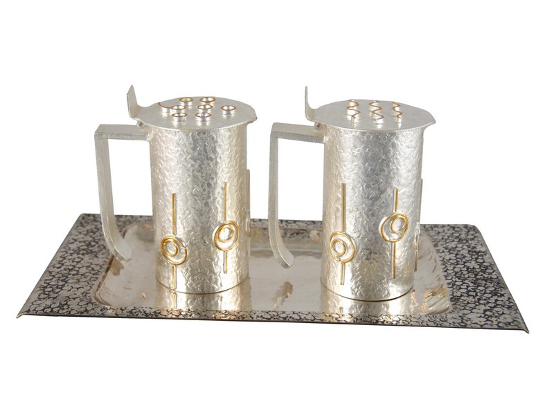 Messkännchengarn. versilbert, Ornamentik verg. 24x12cm 9cm Messkännchengarn. versilbert, Ornamentik verg. 24x12cm 9cm