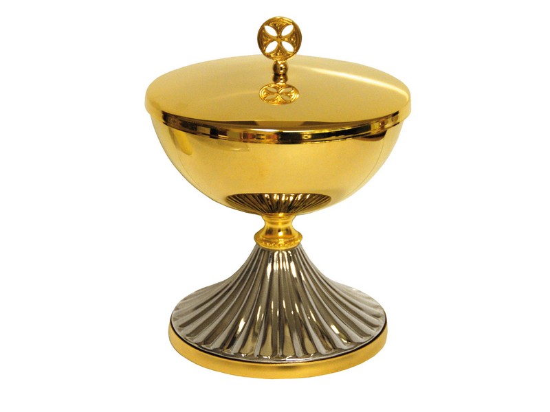 Ciborium Messing verg., Fuß silberfärbig, H: 16cm, ø 11,5cm Ciborium Messing verg., Fuß silberfärbig, H: 16cm, ø 11,5cm