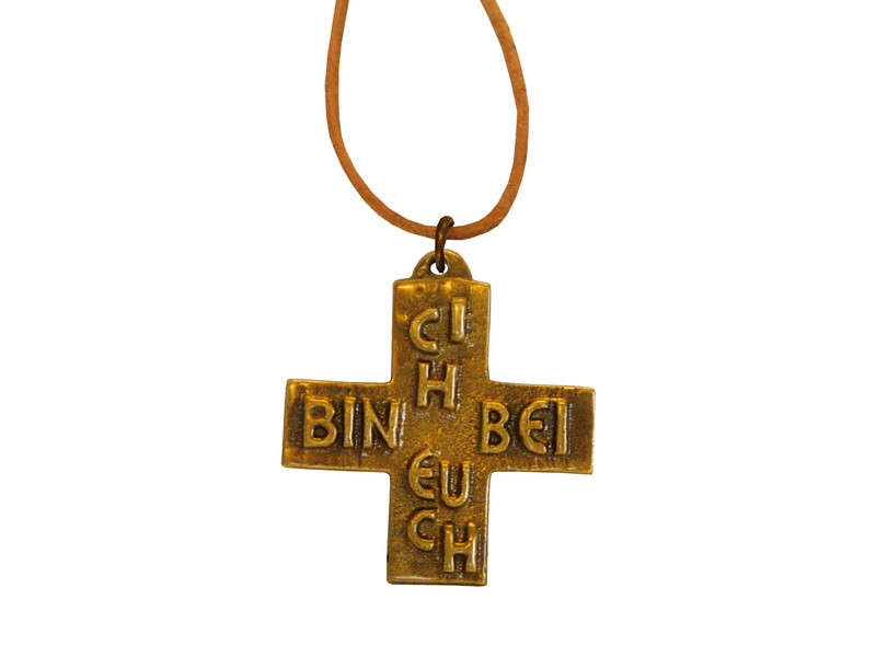 Bronzeumhängekreuz 'Ich bin bei euch', 4 cm mit Lederband