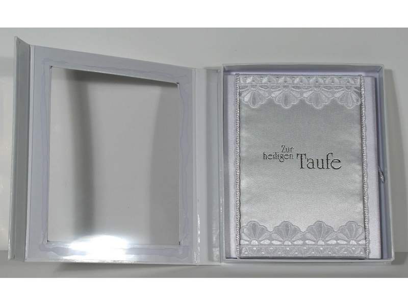 Taufbrief Kordel weiß, 'Zur heiligen Taufe' silberf. *v* Taufbrief Kordel weiß, 'Zur heiligen Taufe' silberf. *v*