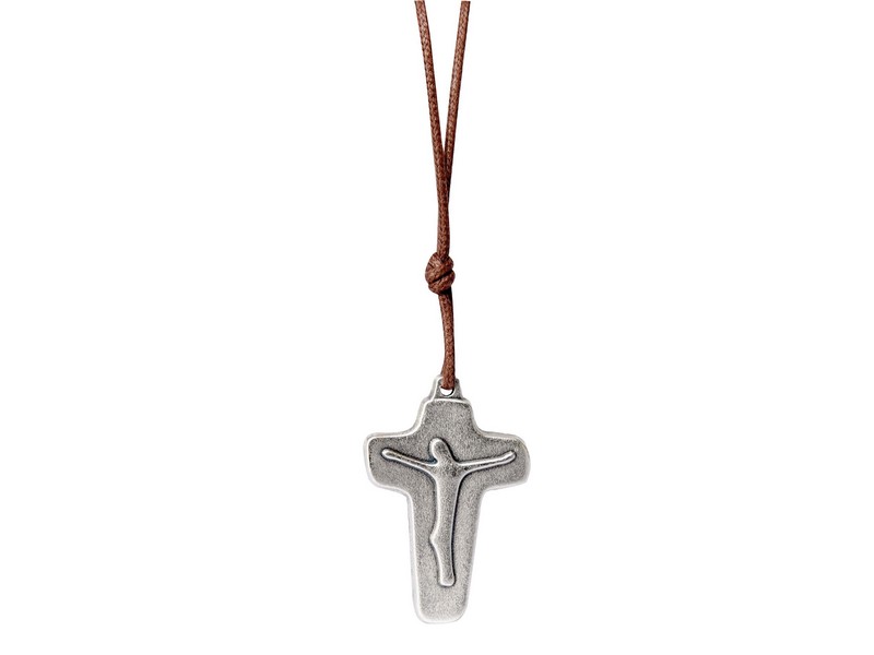 Metallkreuz mit Lederband 4 x 2,6 cm Metallkreuz mit Lederband 4 x 2,6 cm